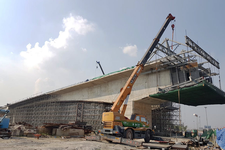 โครงการก่อสร้างสะพานข้ามมอเตอร์เวย์ ศรีนครินทร์-ร่มเกล้า - ซูคูท​ ไทย