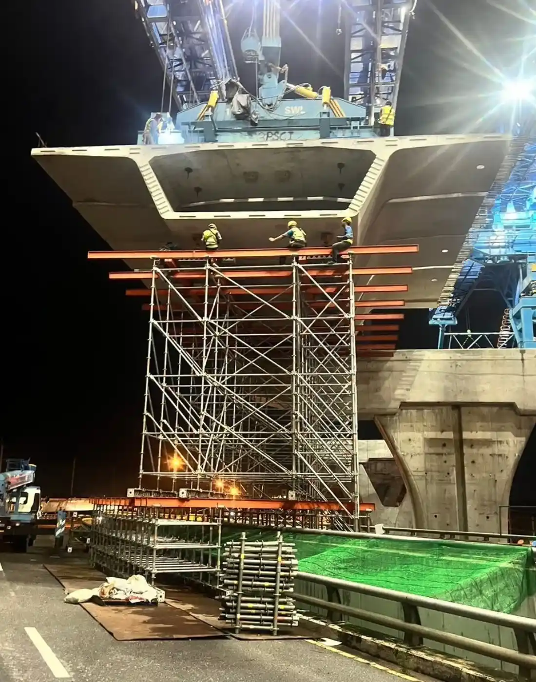 ซูคูทไทย | บริการรับเหมาติดตั้ง นั่งร้านลิ่มล็อค Ø60.2 mm., RING SYSTEM SCAFFOLD